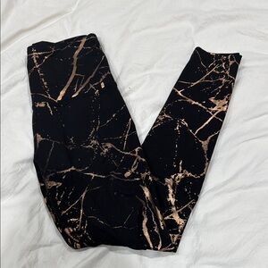 Beyond Yoga Black and Gold Leggings
